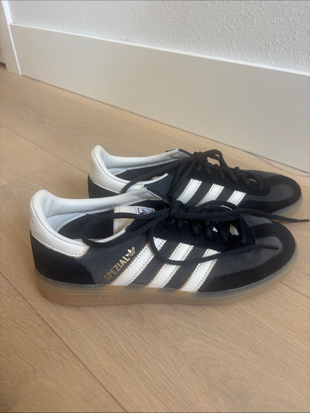 Spezial Shoes - Picture 2 of 5